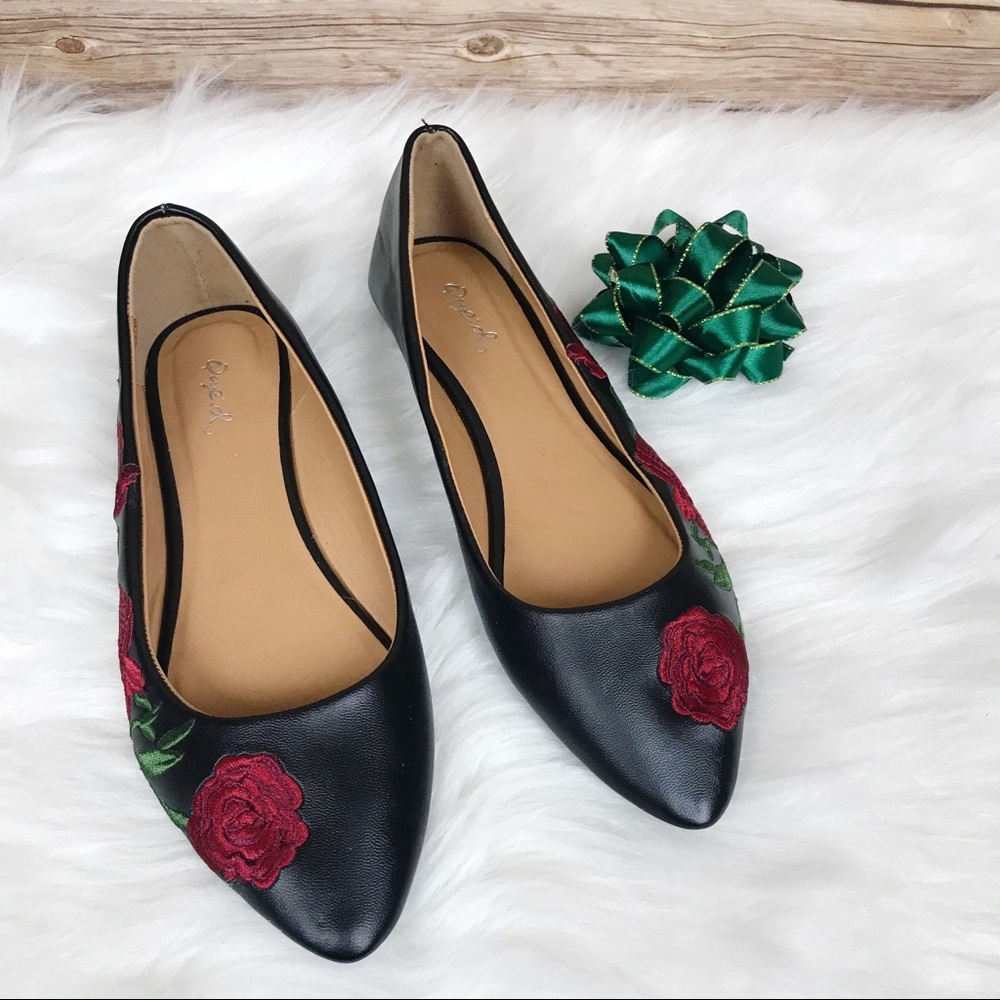 Qupid | Embroidered Rose Floral Pointed Toe Flats